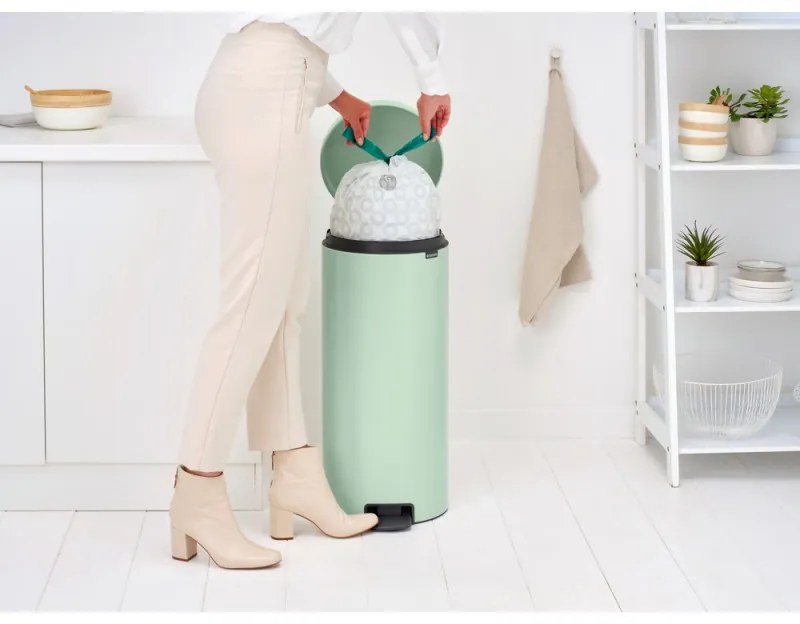 Кош за боклук с педал Brabantia NewIcon 1008851, 30 л, Плавно затваряне, Противоплъзгаща основа, Светлозелен