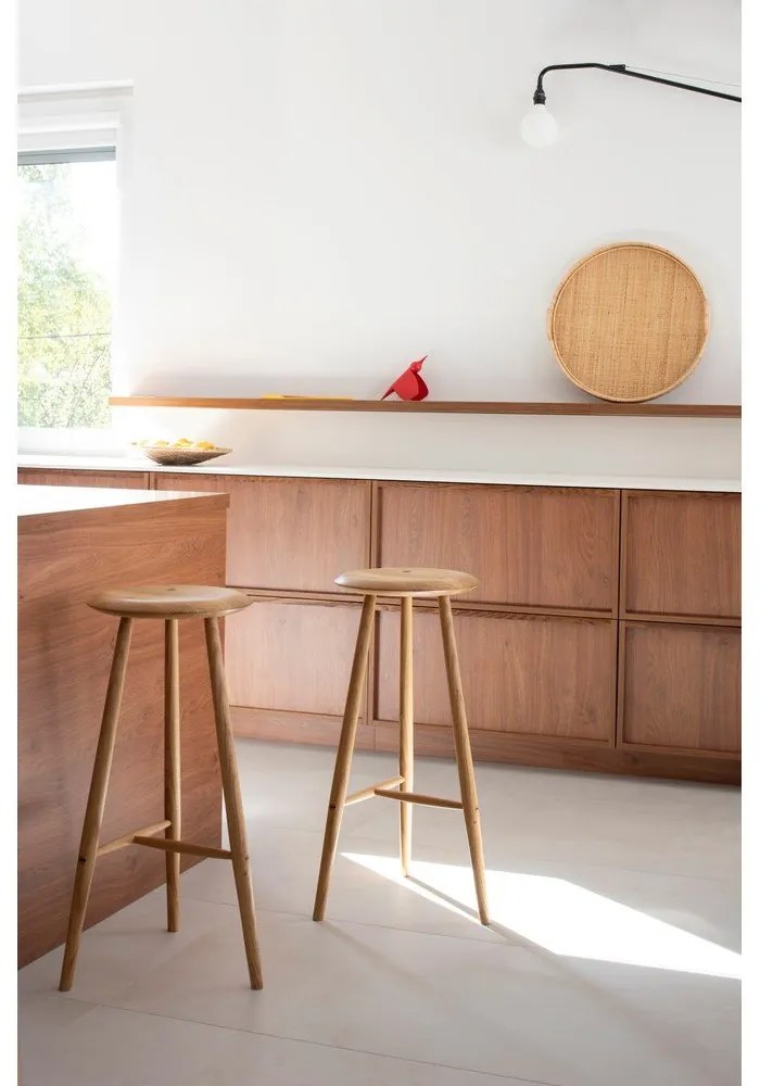 Бар стол от масивен дъб в естествен цвят (височина на седалката 75 cm) Blanc – Gazzda