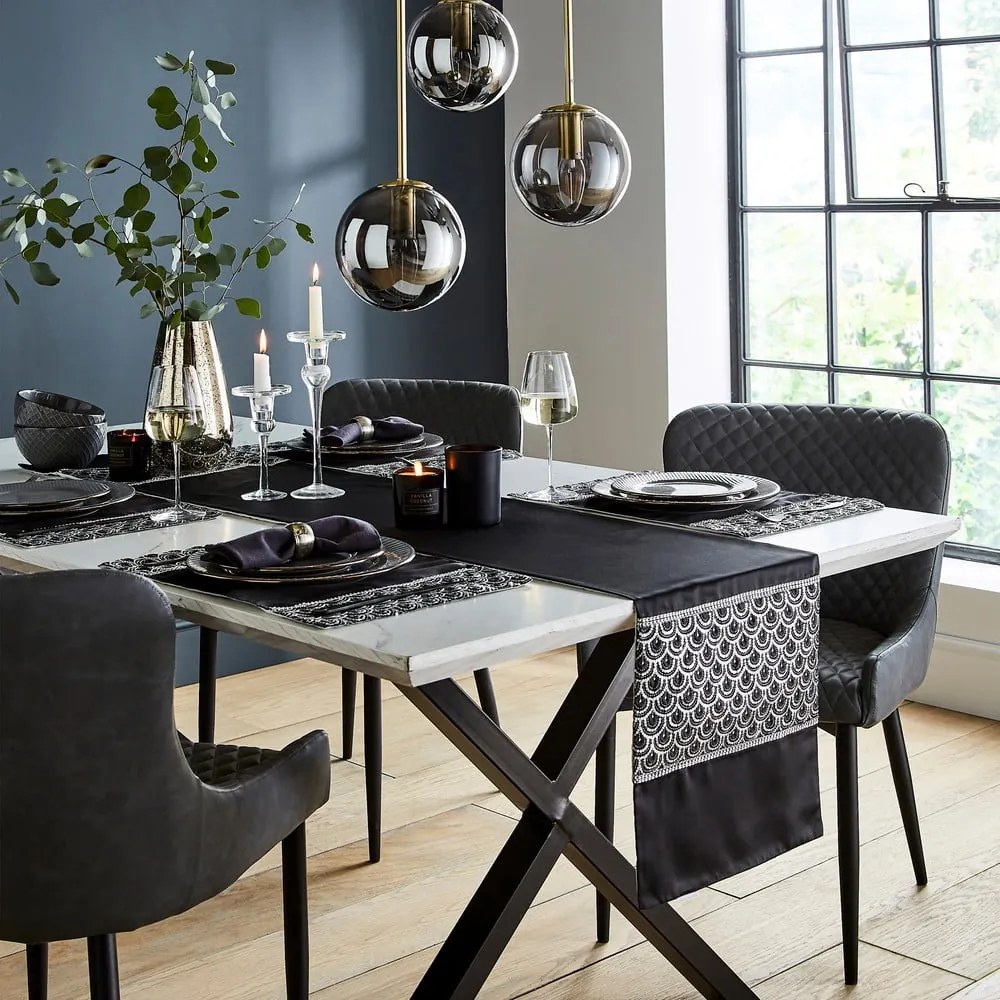 Покривка от микросатен 33x180 cm Deco Sequin – Catherine Lansfield