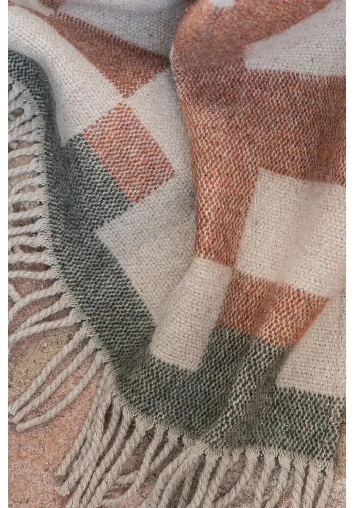 Розово-кафяво одеяло със смес от вълна 130x190 cm Maze – Mette Ditmer Denmark