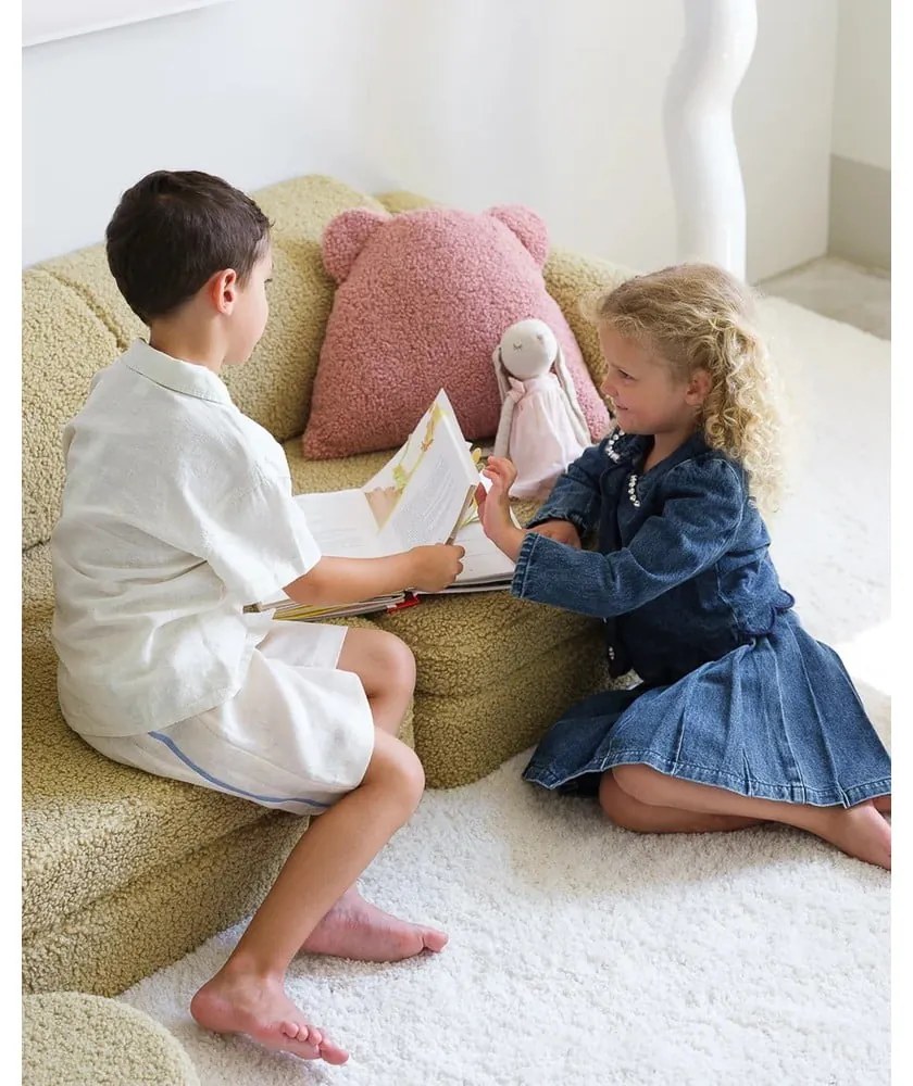 Розова детска възглавница за диван от букле Bear – Wigiwama