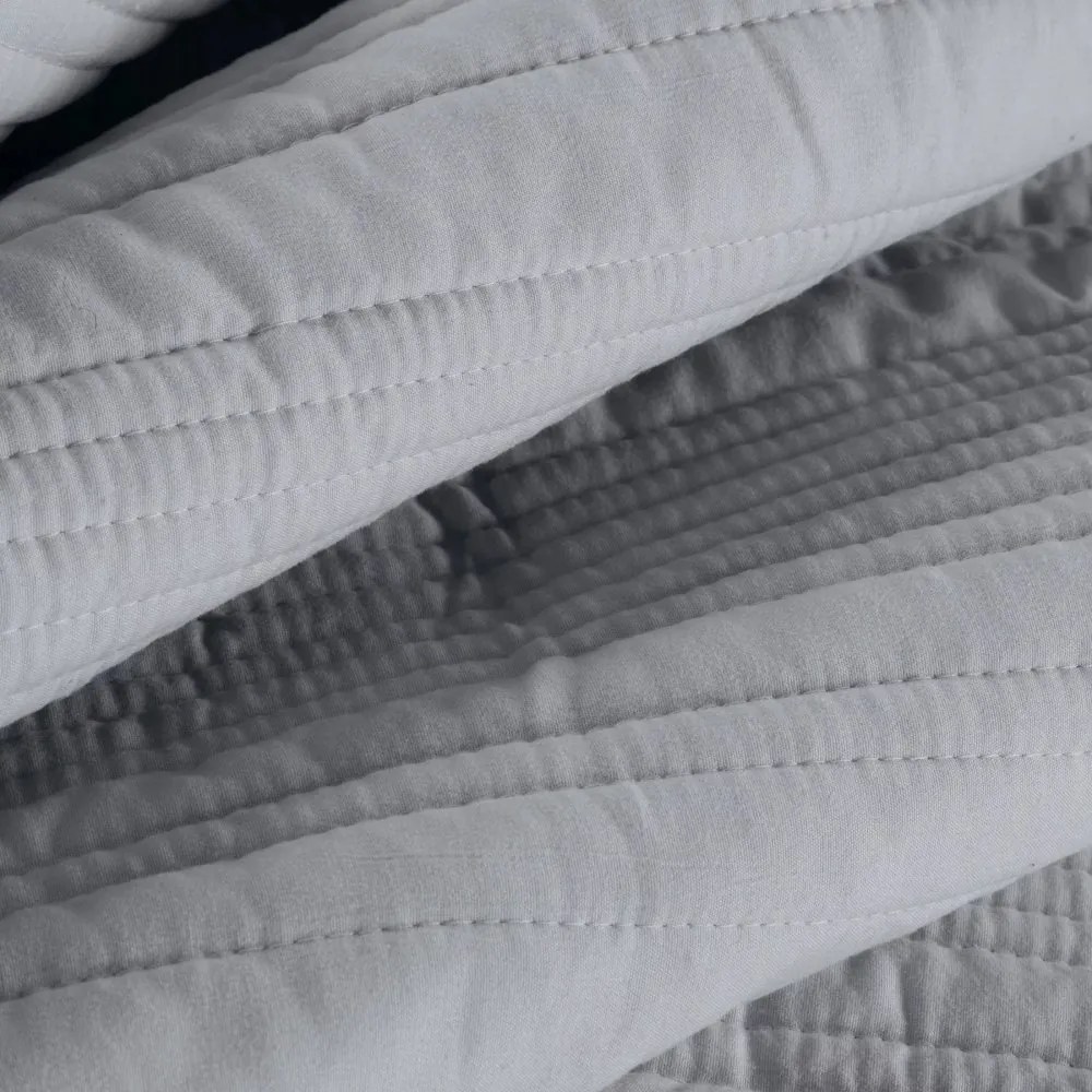 Елегантна покривка за легло TARA от матирана тъкан с ватиран десен - светлосиво Ширина: 170 см | Дължина: 210 см