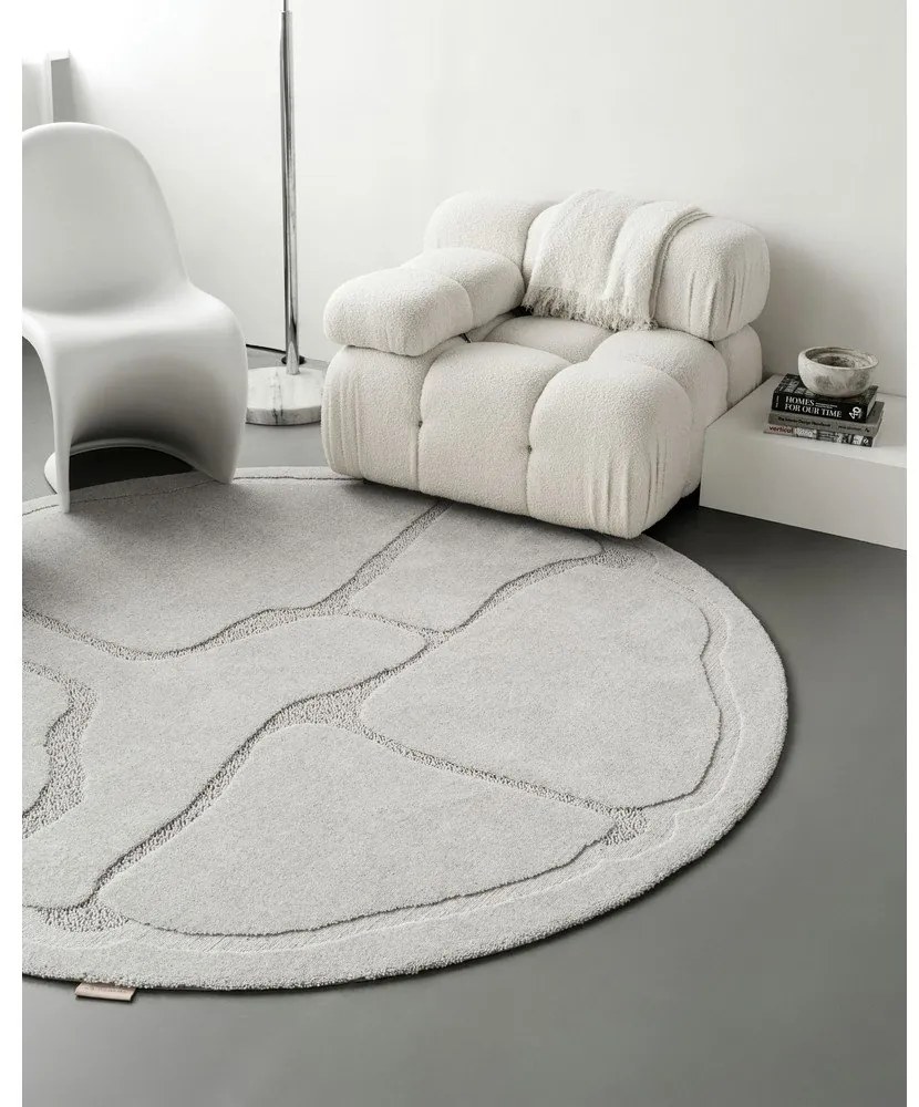 Светлосив вълнен кръгъл килим ø 160 cm Morphic Organica – Agnella