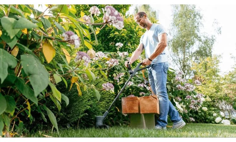 Акумулаторен тример без батерии и зарядно устройство BOSCH EasyGrassCut 18 Solo, 18 V, 26 см (06008C1C01)