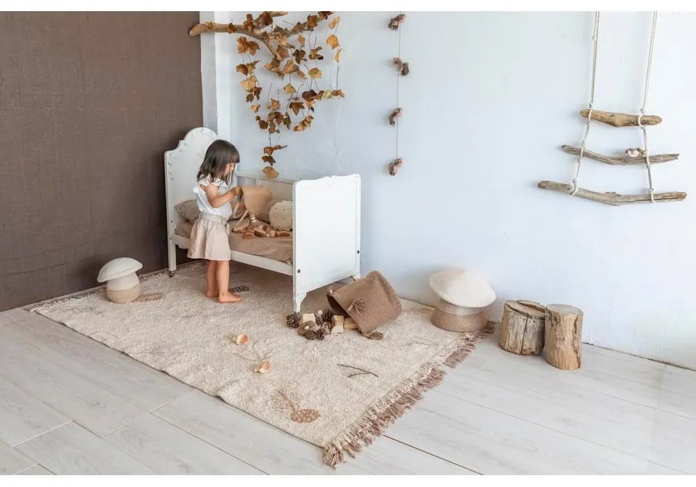 Кремав ръчно изработен памучен детски килим подходящ за пране 140x200 cm Pine Forest – Lorena Canals