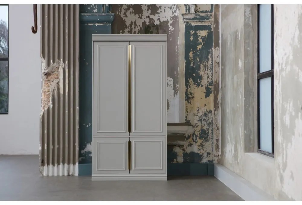 Светлосив гардероб от масивен бор 110x215x44 cm Organize – WOOOD