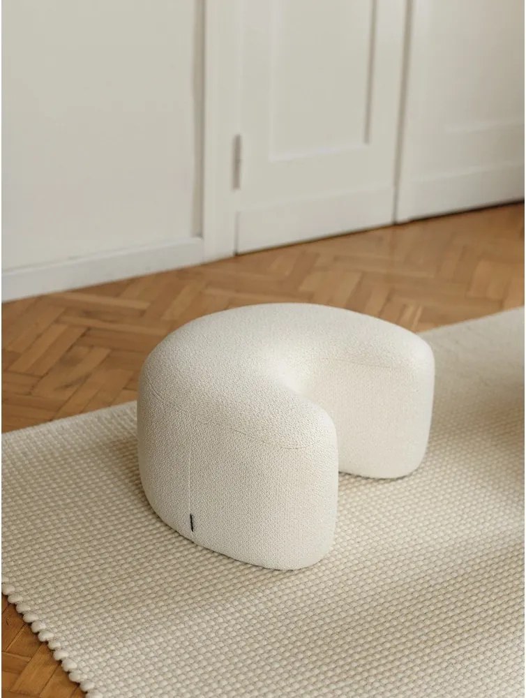 Бежова табуретка от прежда с примки от букле Ü – noo.ma