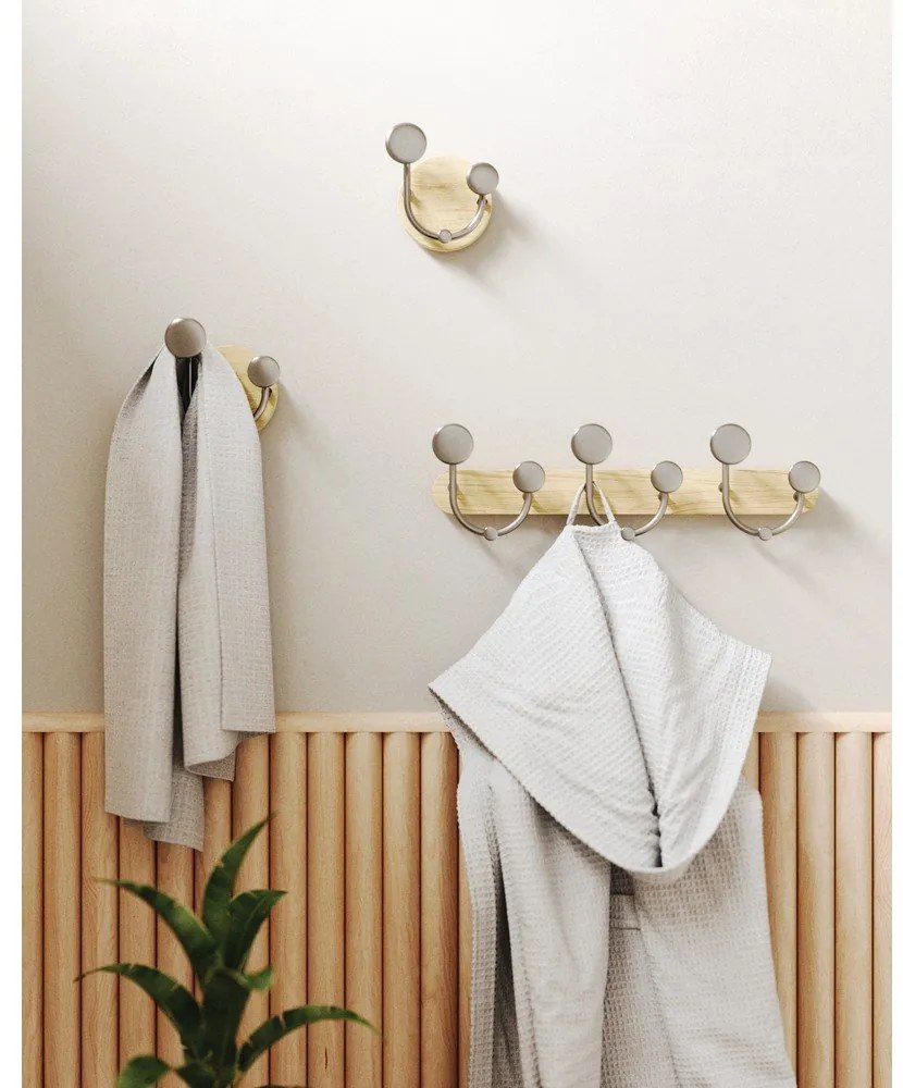 Бяла естествена алуминиева стенна закачалка Melody - Umbra