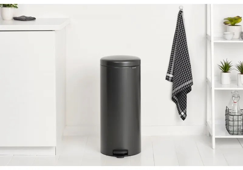 Кош за боклук с педал Brabantia NewIcon 1008850, 30 л, Плавно затваряне, Противоплъзгаща основа, Тъмносив