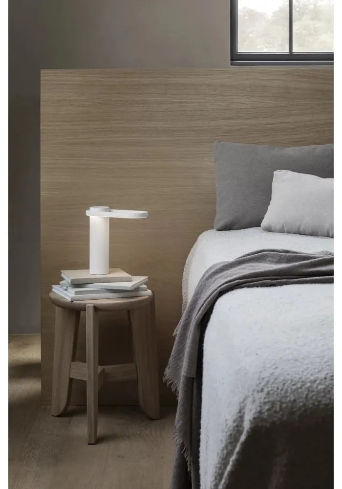 Табуретка от дъбова дървесина в естествен цвят Eli - Blomus