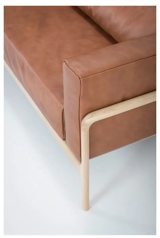 Диван от коняк кафява биволска кожа с масивна дъбова конструкция , 240 см Fawn - Gazzda