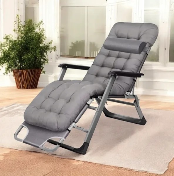 Градински шезлонг със сива рамка и възглавница Сив