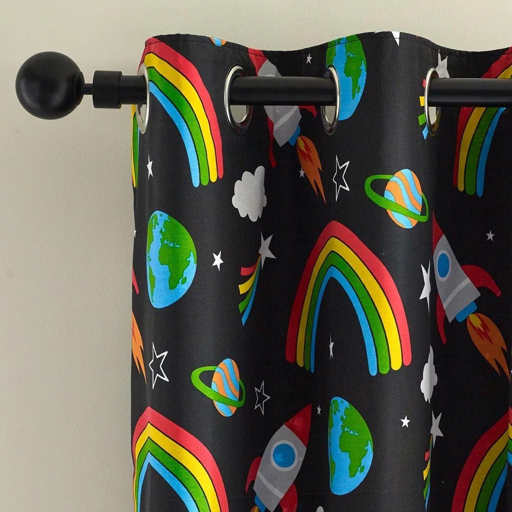 Черна детска завеса 2 бр. 168x183 cm Rainbow Rockets – Catherine Lansfield