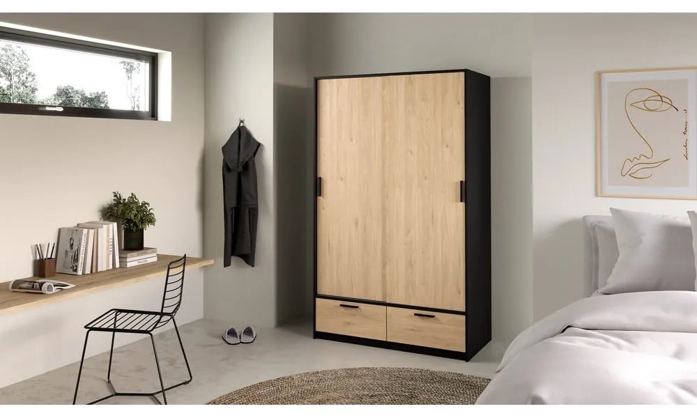 Гардероб в дъбов декор с плъзгащи се врати в черно и натурално 121x200 cm Line - Tvilum
