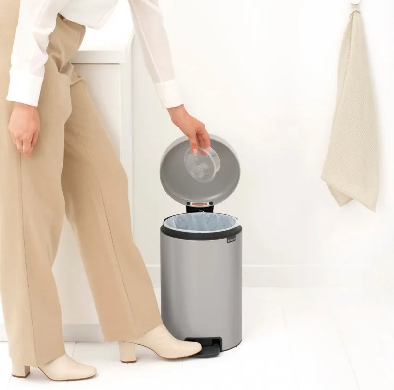 Кош за боклук с педал Brabantia NewIcon 1010440, 12 л, Плавно затваряне, Противоплъзгаща основа, Светлосив