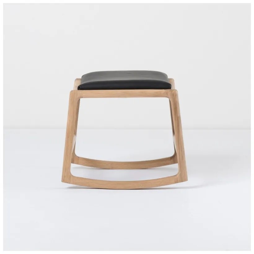 Отоман с масивна дъбова конструкция и детайли от черна биволска кожа Dedo - Gazzda