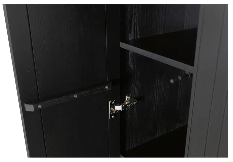 Черен гардероб от масивен бор 60x210x42 cm Gravure – WOOOD