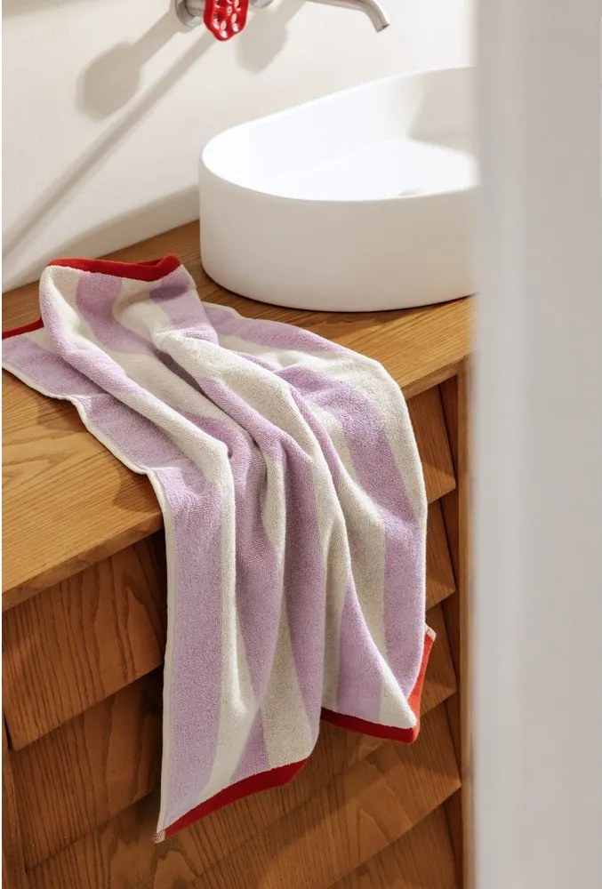 Кафява/кремава памучна хавлиена кърпа от тери 70x140 cm Gobo – noo.ma