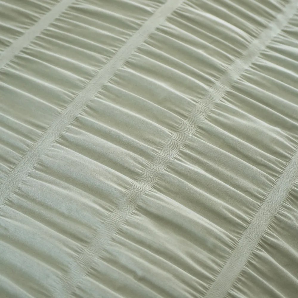 Светлозелено двойно удължено крепово спално бельо 230x220 cm Seersucker – Catherine Lansfield