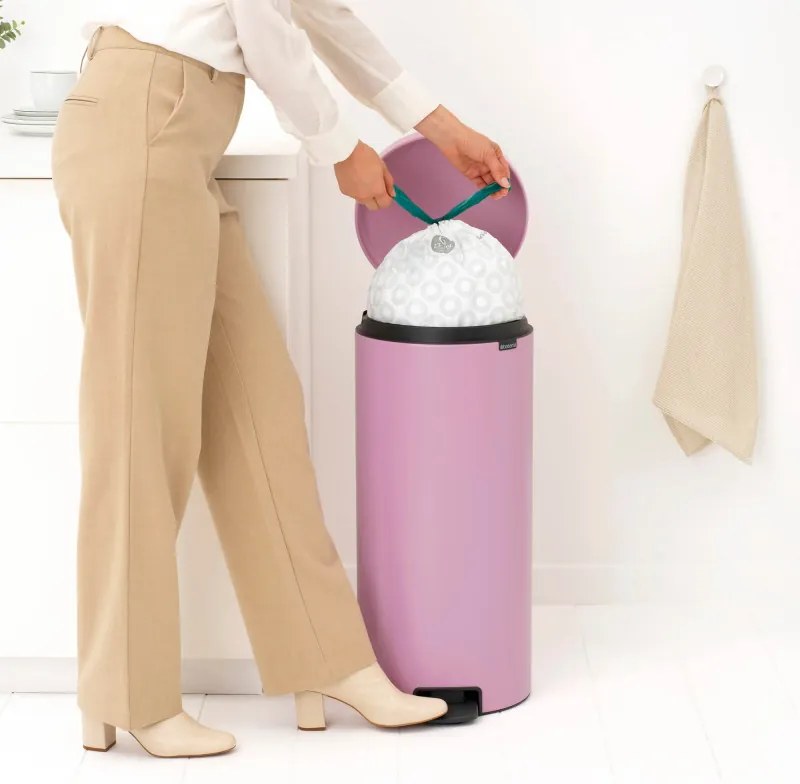 Кош за боклук с педал Brabantia NewIcon 1010443, 30 л, Плавно затваряне, Противоплъзгаща основа, Розов