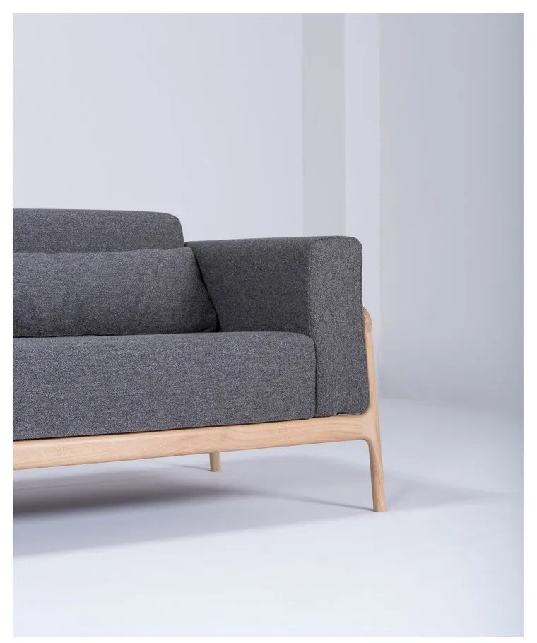 Тъмно сив диван с масивна дъбова конструкция , 210 см Fawn - Gazzda