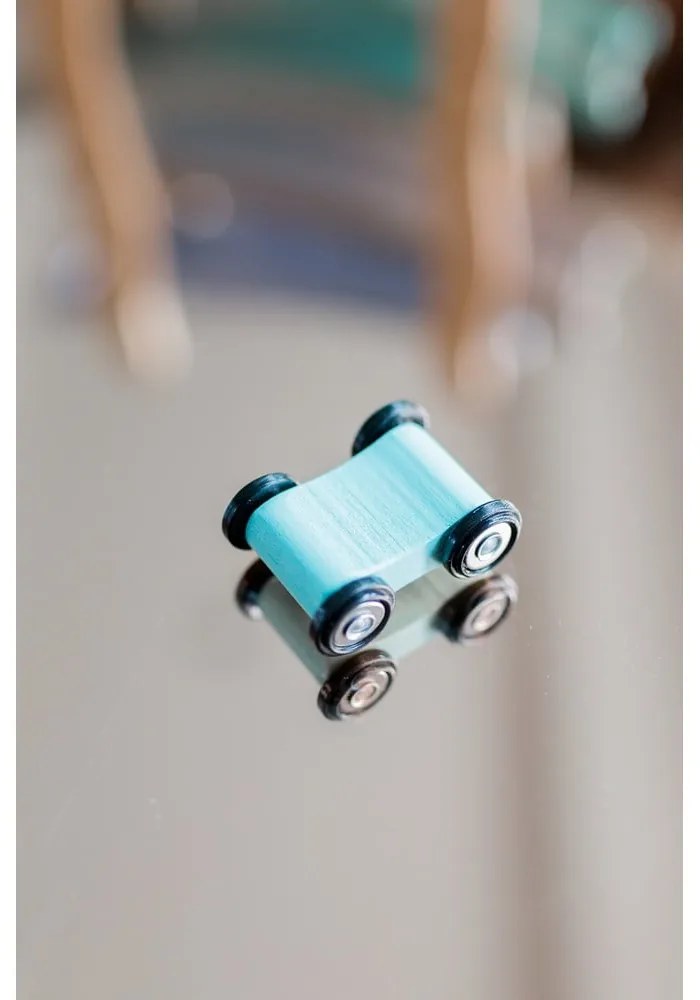 Дървена каскада с коли - Kindsgut