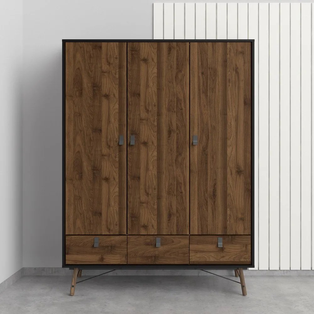 Черно-кафяв гардероб от орех 150x200 cm Ry - Tvilum