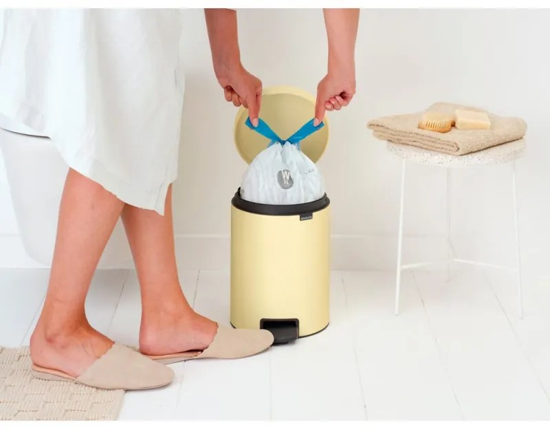 Кош за боклук с педал Brabantia NewIcon 1008840, 5 л, Леко затваряне, Противоплъзгаща основа, Жълт