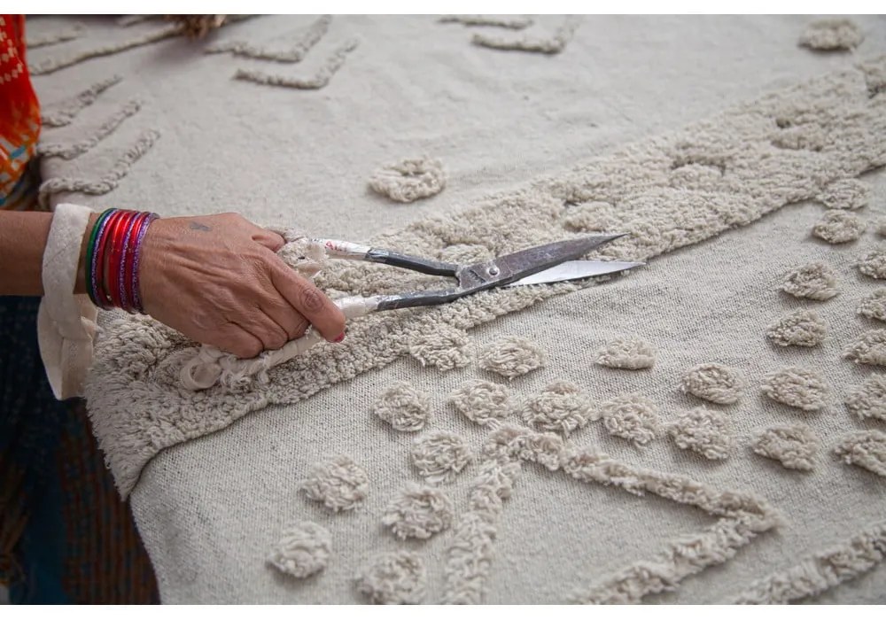 Бял ръчно изработен памучен килим подходящ за пране 140x200 cm Tribu Natural – Lorena Canals