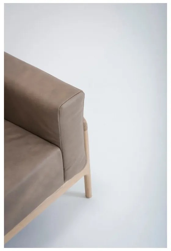 Светлокафяв фотьойл от биволска кожа с масивна дъбова конструкция Fawn - Gazzda