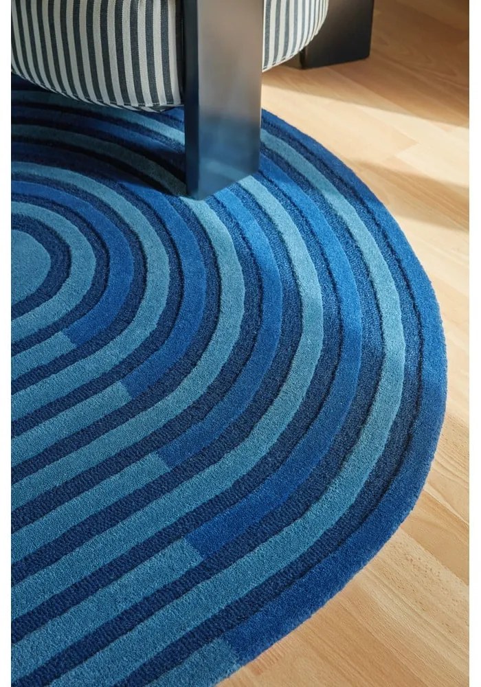 Тъмносин ръчно изработен вълнен килим 150x240 cm Conway Retro – Flair Rugs