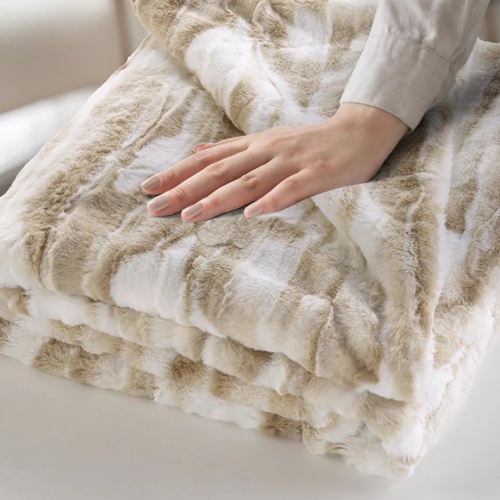 Бежово одеяло от изкуствена кожа 180x220 cm Cheyenne – douceur d'intérieur