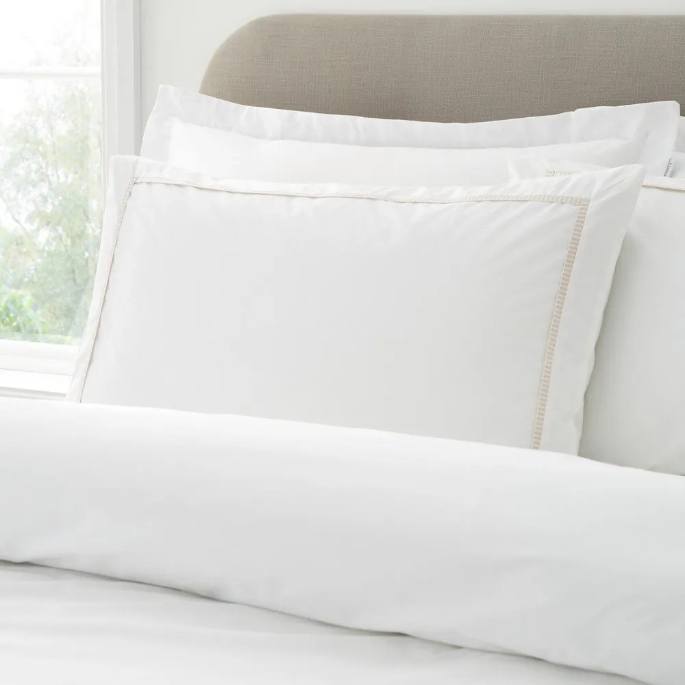 Бяло/бежово единично спално бельо от памук перкал 135x200 cm Contrast Trim – Bianca