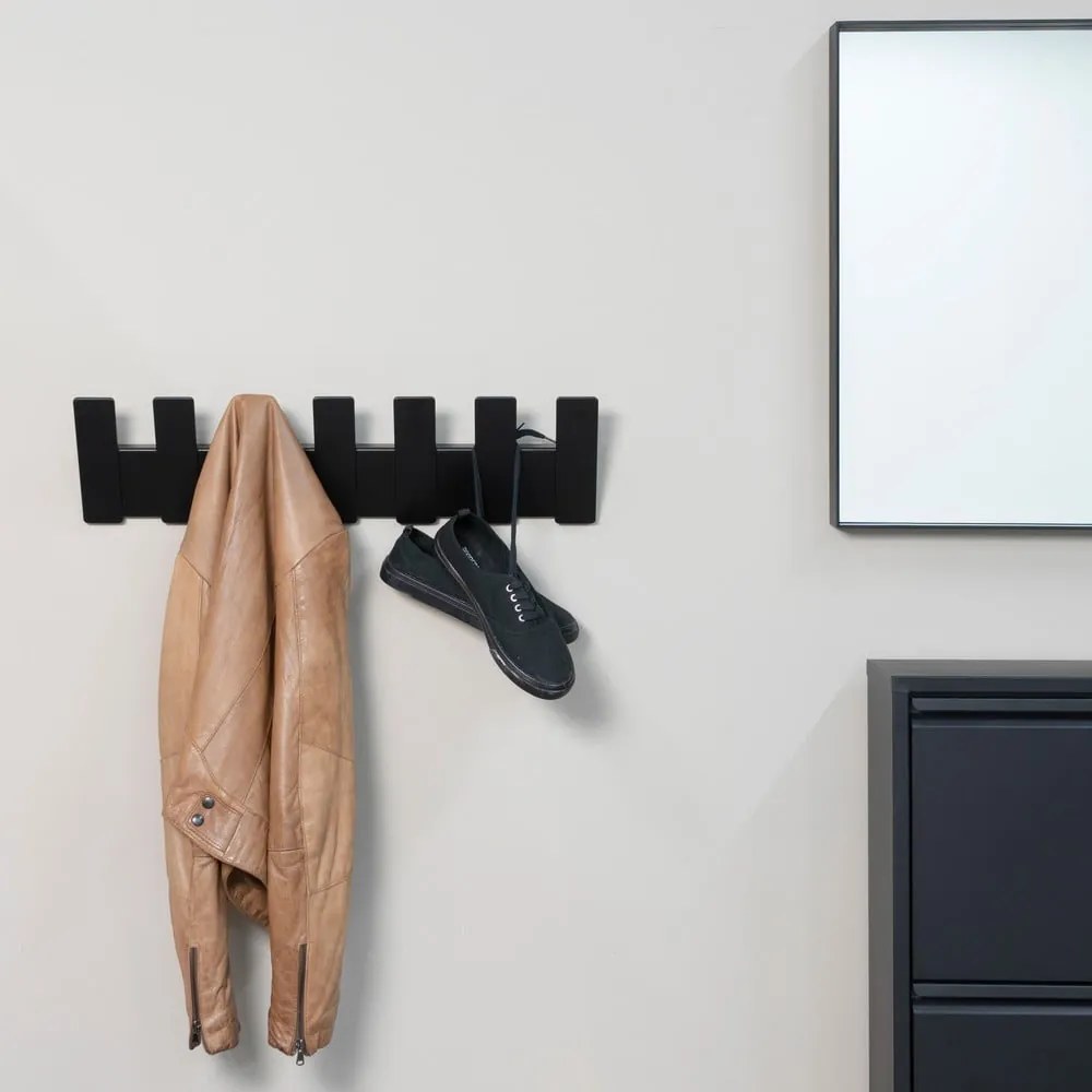 Черна метална стенна закачалка Angle - Spinder Design