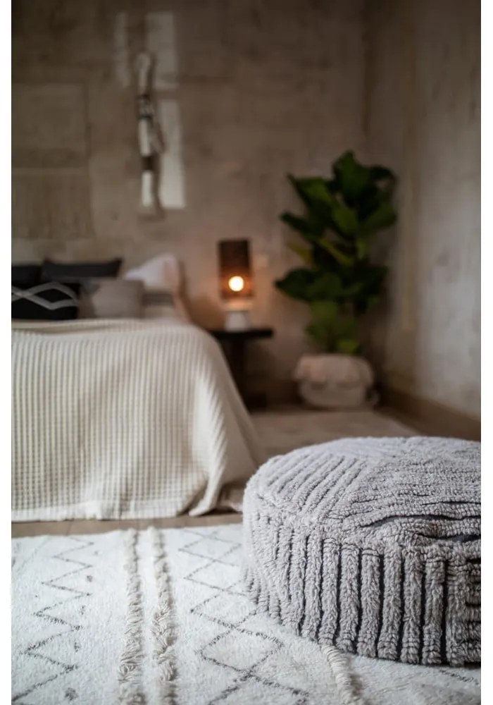 Кремав ръчно изработен вълнен килим подходящ за пране 140x200 cm Lakota Day – Lorena Canals