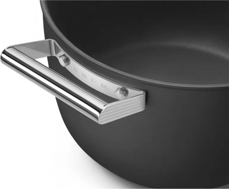 Тенджера SMEG CKFC2611BLM, 7.7 л, Ø26 см, Тефлоново покритие, До 250°C, Индукция, Черен