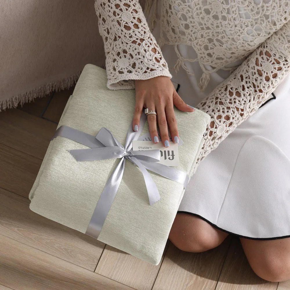 Кремаво покривало за легло от шенил 220x240 cm Talo – Filumi