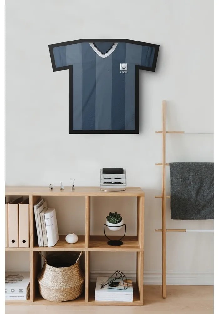 Черна пластмасова висяща рамка 62x72 cm T-Frame – Umbra