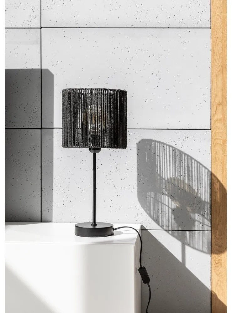 Черна настолна лампа с абажур от тъканa тръстика (височина 48 cm) Foresto – GTV