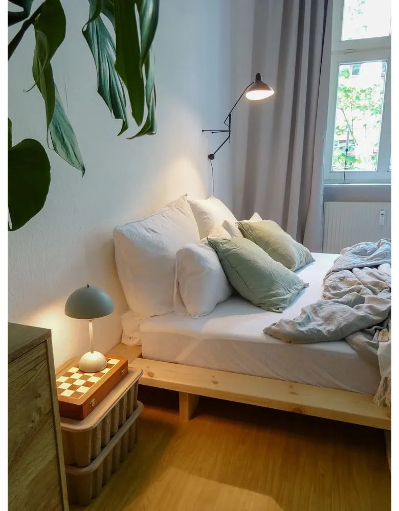 Единично легло от масивен бор с включена подматрачна рамка в естествен цвят 90x200 cm Japan – Karup Design