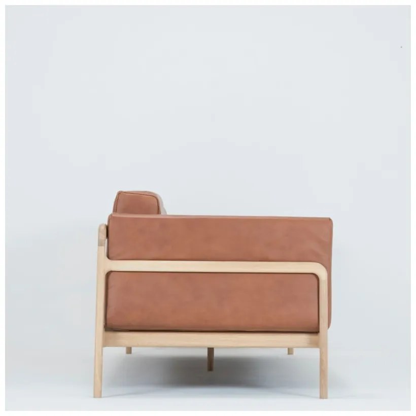 Диван от коняк кафява биволска кожа с масивна дъбова конструкция , 240 см Fawn - Gazzda