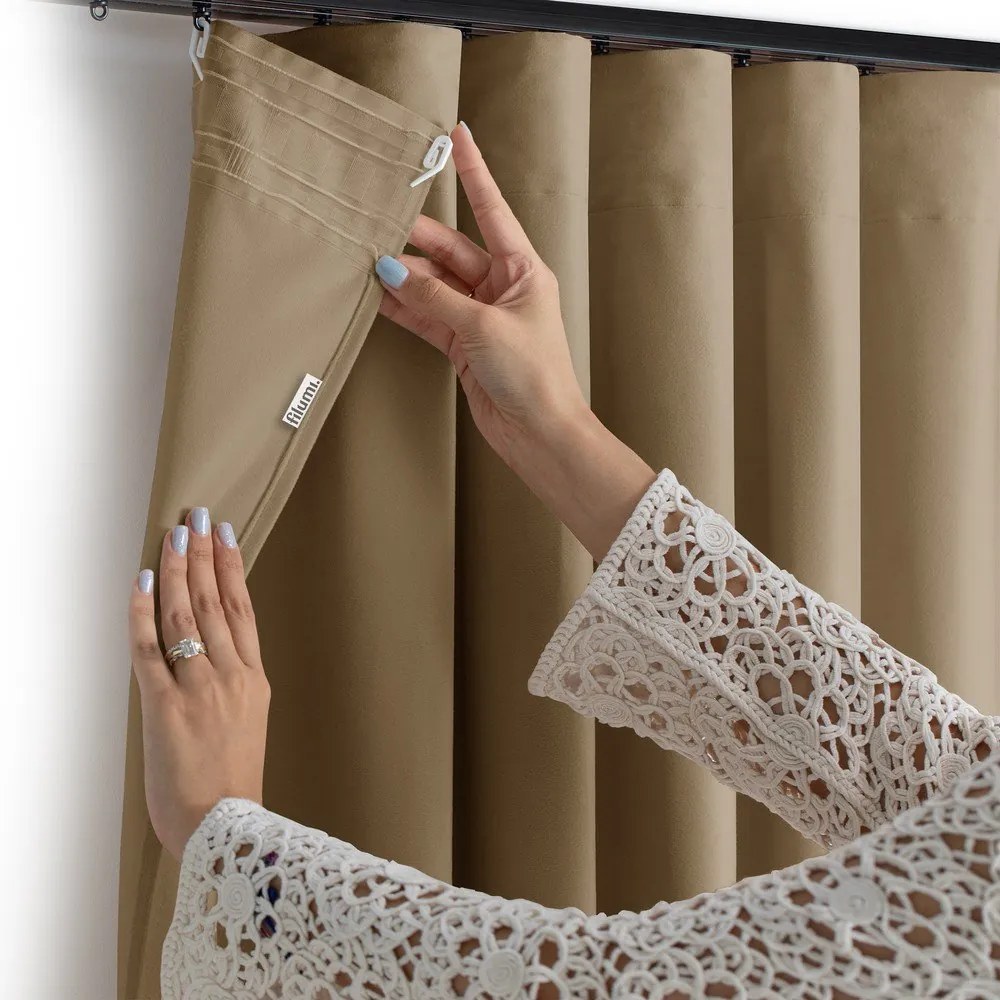 Бежова затъмняваща завеса 530x175 cm Velto – Filumi