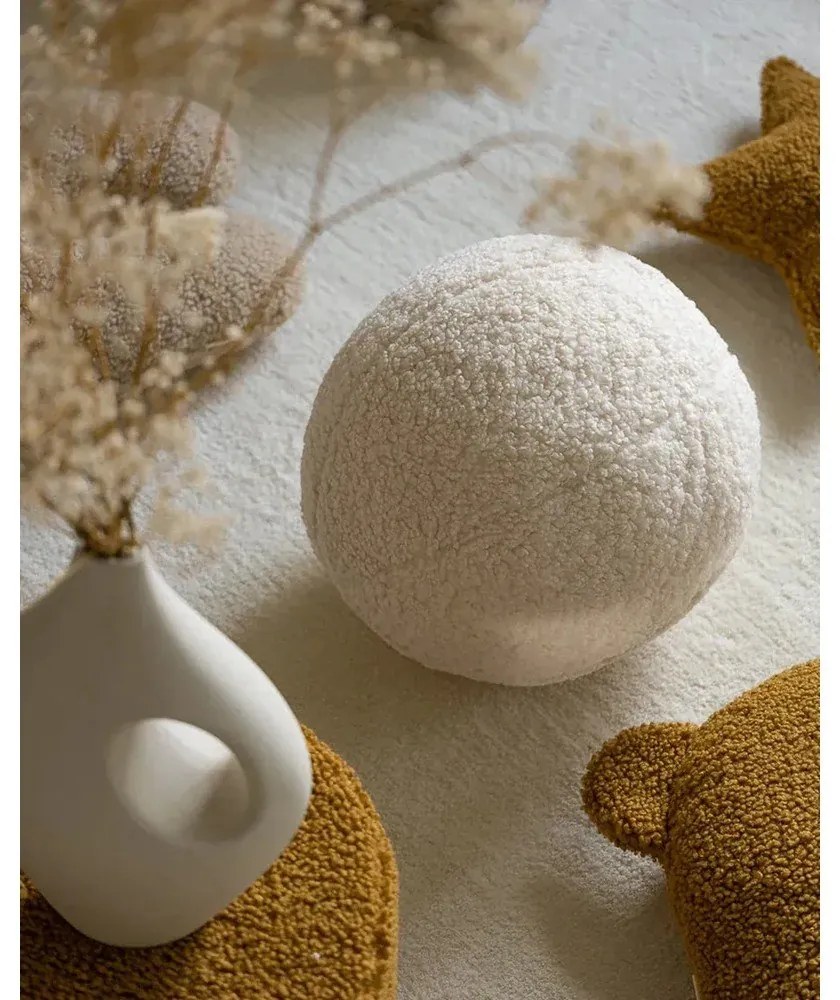 Кремава детска възглавница за диван от букле Ball – Wigiwama