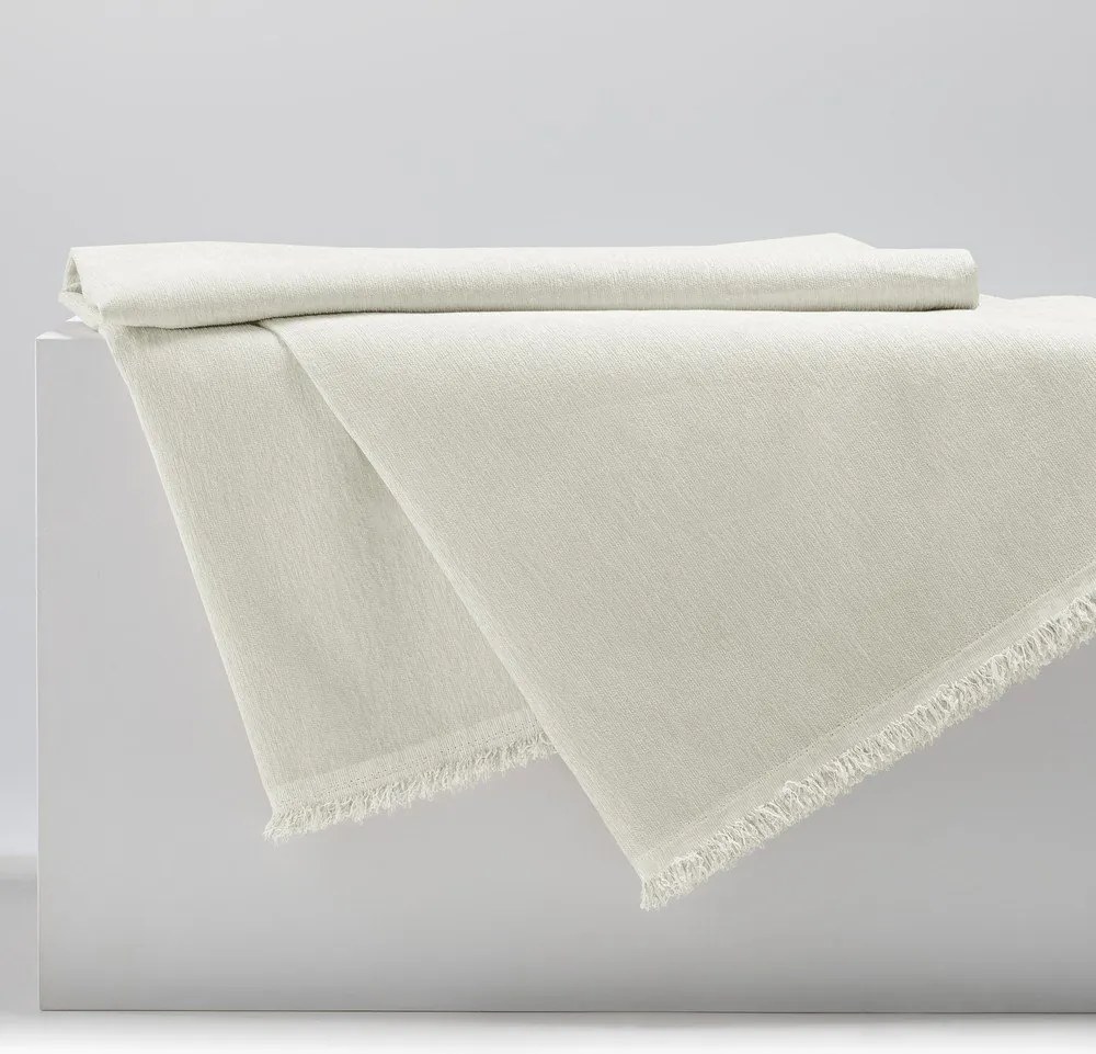 Кремаво покривало за легло от шенил 220x240 cm Talo – Filumi