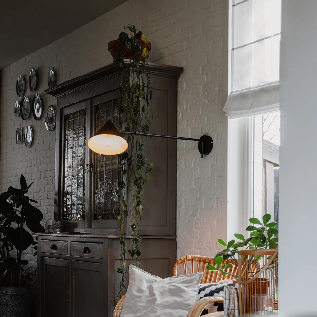 Дизайнерски стенен аплик черен регулируем - Triangolo