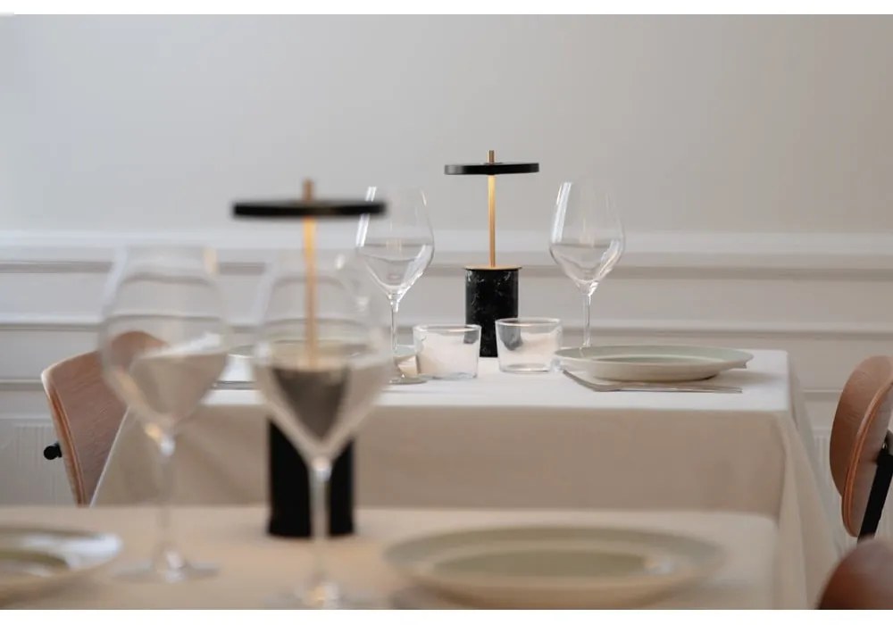 Черна мраморна LED затъмняваща се настолна лампа с метален абажур (височина 25,5 cm) Asteria Move Mini – UMAGE