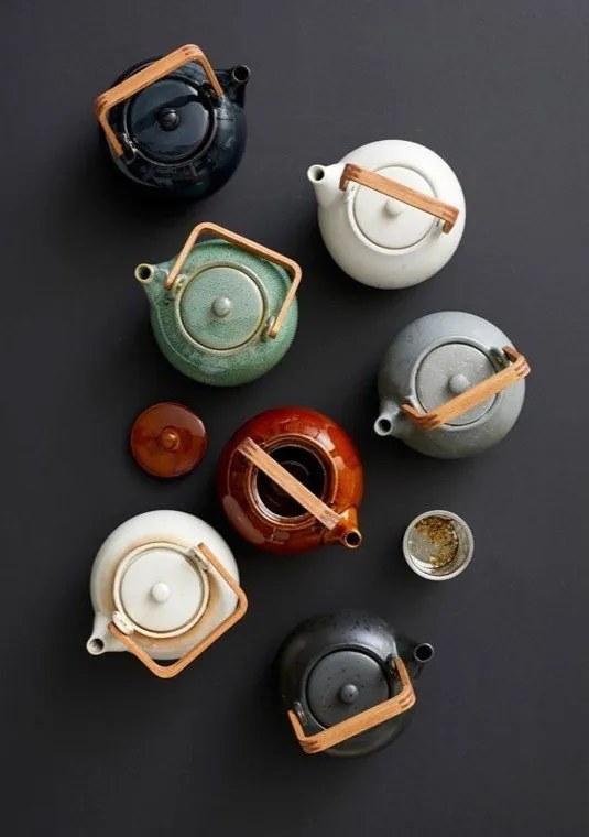 Тъмносин керамичен чайник с цедка 1,2 l Gastro Blue – Bitz