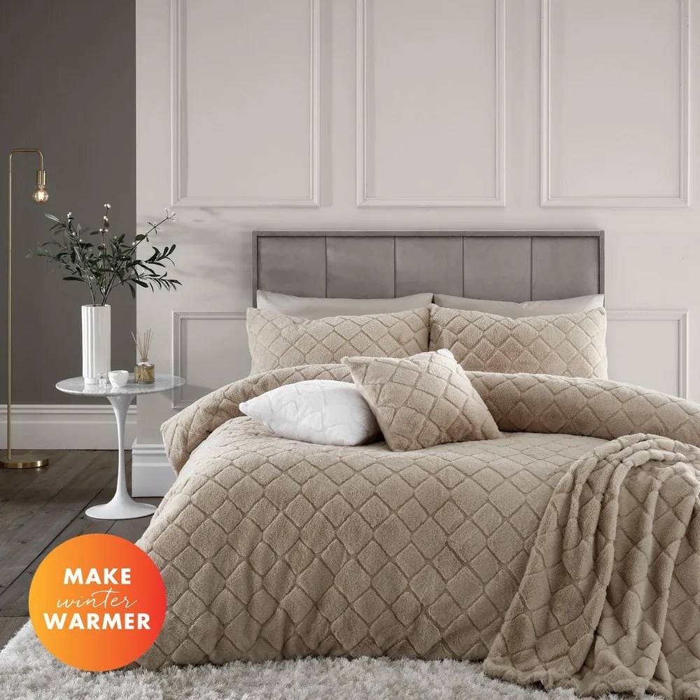 Бежово двойно удължено спално бельо от микроплюш 230x220 cm Cosy Diamond – Catherine Lansfield