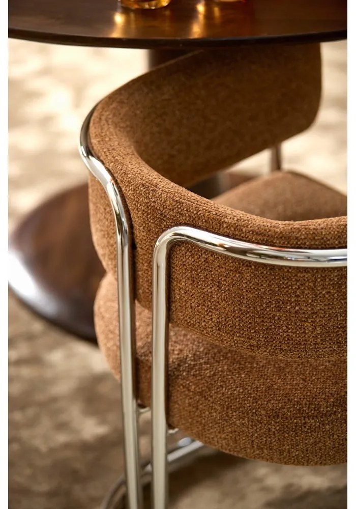 Светлокафяв тапициран трапезен стол с подлакътници Adante – Light & Living