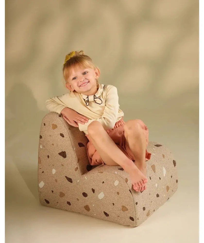 Светлокафяв детски стол от букле и шенил Terrazzo Cloud – Wigiwama